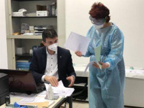 Auswertung eines Tests im Testzentrum Borna